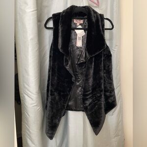 Faux fur vest black NWT